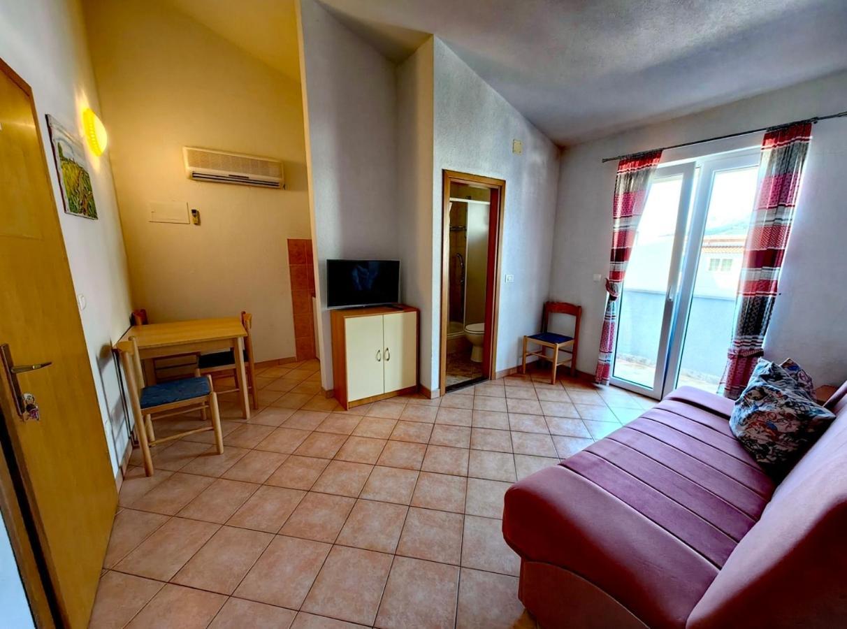 Apartments Elena Tučepi Esterno foto